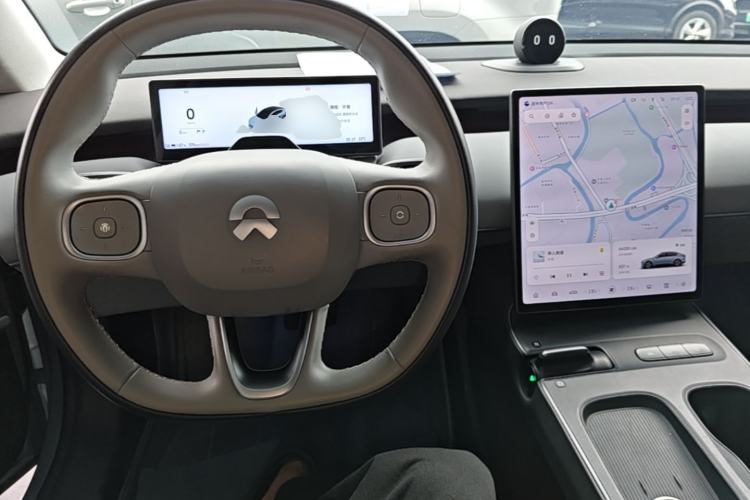 Used Nio ET5 2022 75 kWh Center Console