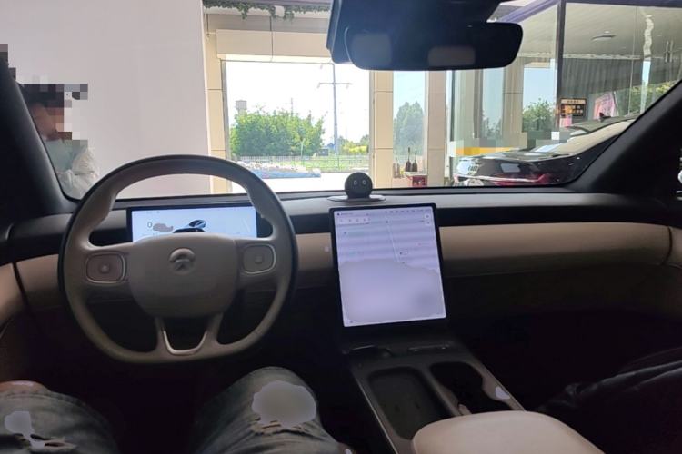 Used Nio ET5 2022 75 kWh Center Console