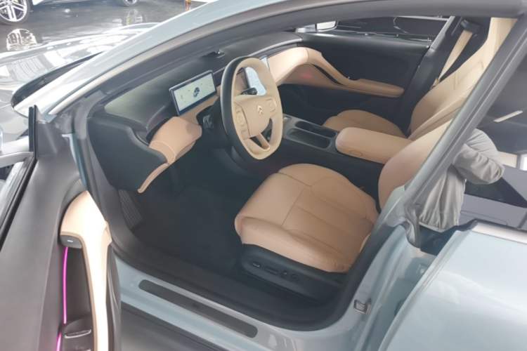 Used Nio ET5 2022 75 kWh Driver Seat
