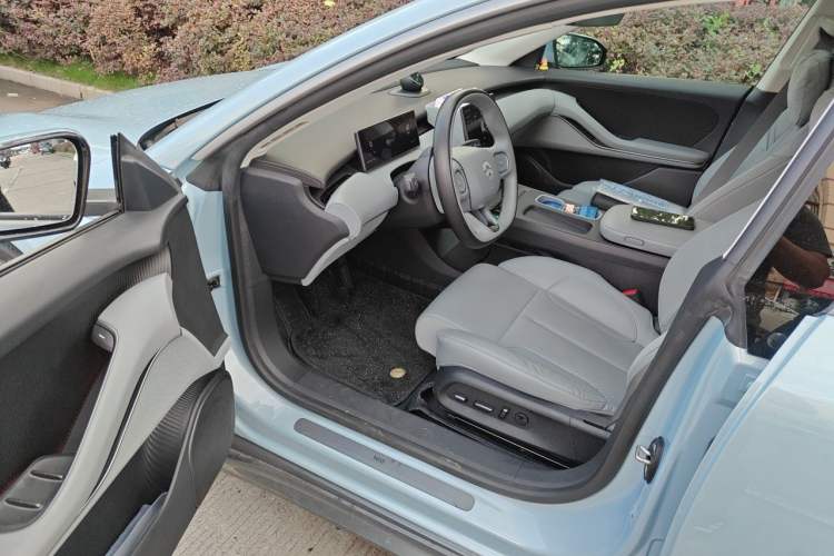 Used Nio ET5 2022 75 kWh Driver Seat