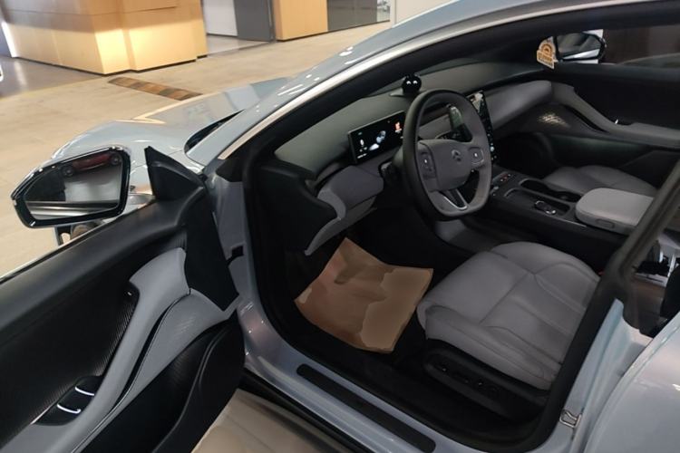 Used Nio ET5 2022 75 kWh Driver Seat