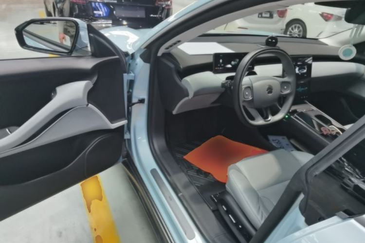 Used Nio ET5 2022 75 kWh Driver Seat