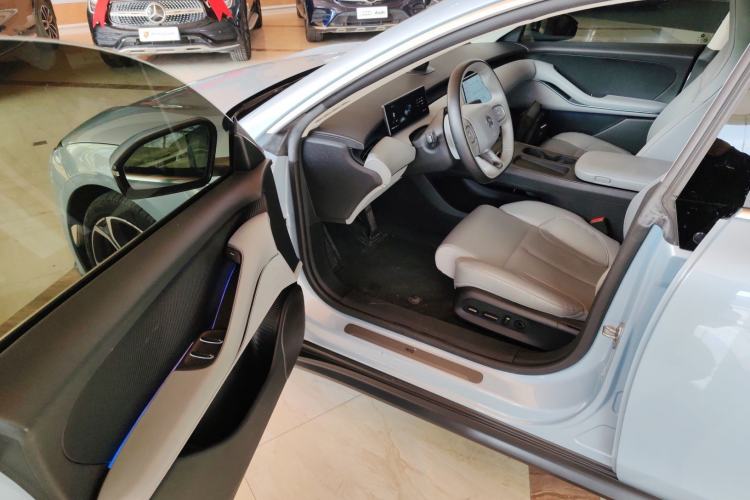 Used Nio ET5 2022 75 kWh Driver Seat