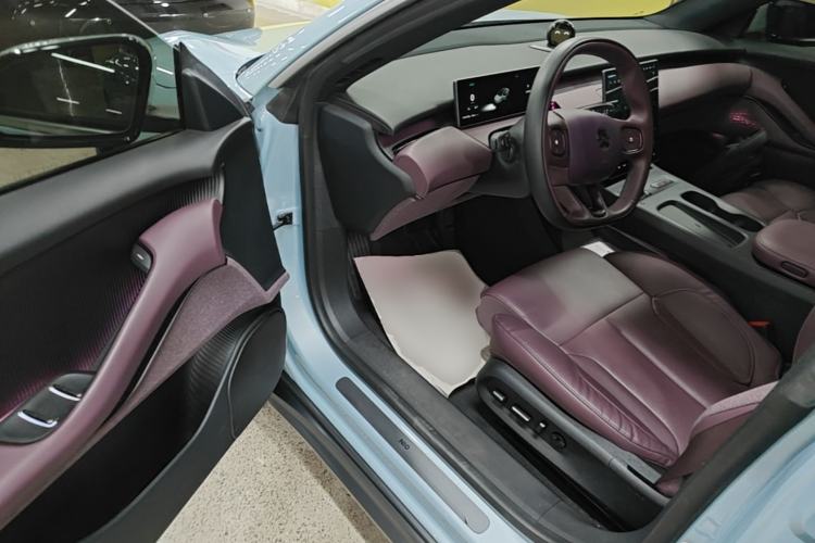 Used Nio ET5 2022 75 kWh Driver Seat