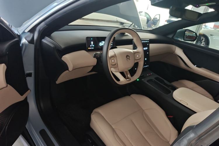 Used Nio ET5 2022 75 kWh Driver Seat