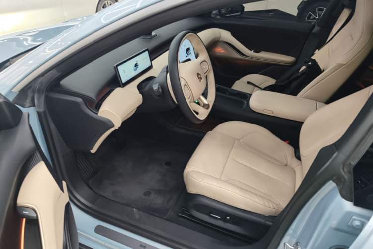 Used Nio ET5 2022 75 kWh Driver Seat