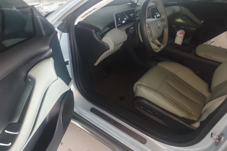 Used Nio ET5 2022 75 kWh Driver Seat