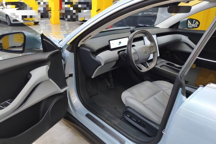 Used Nio ET5 2022 75 kWh Driver Seat