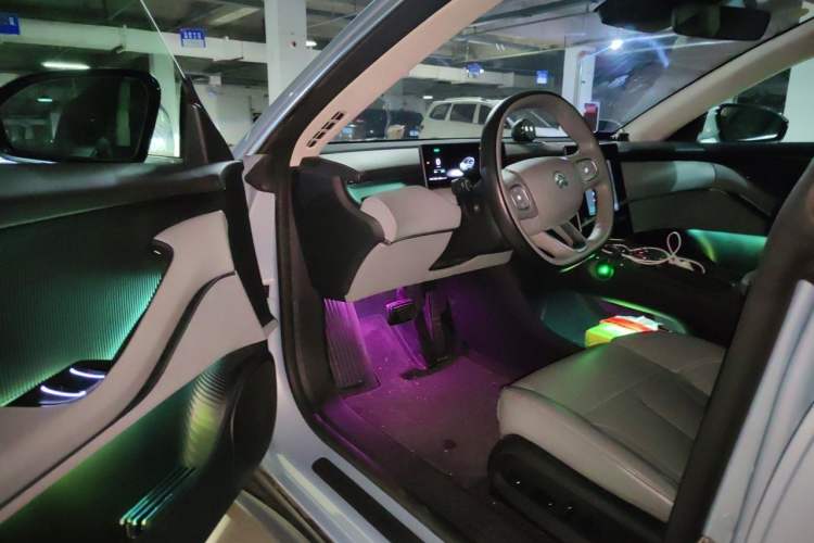 Used Nio ET5 2022 75 kWh Driver Seat