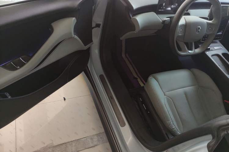 Used Nio ET5 2022 75 kWh Driver Seat