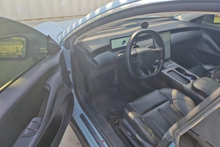 Used Nio ET5 2022 75 kWh Driver Seat