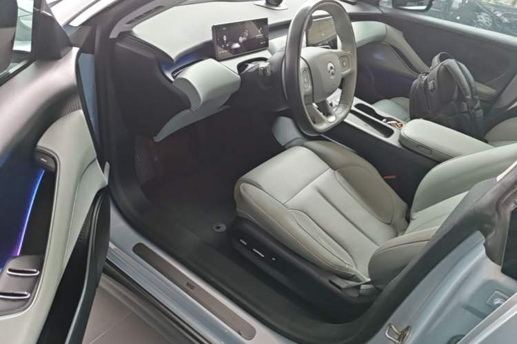 Used Nio ET5 2022 75 kWh Driver Seat