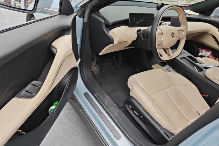 Used Nio ET5 2022 75 kWh Driver Seat