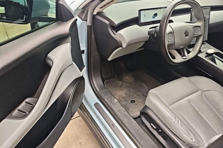 Used Nio ET5 2022 75 kWh Driver Seat