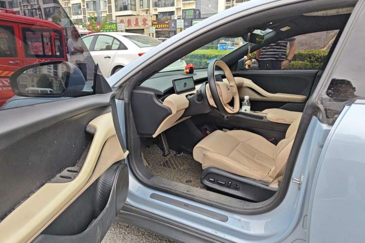 Used Nio ET5 2022 75 kWh Driver Seat