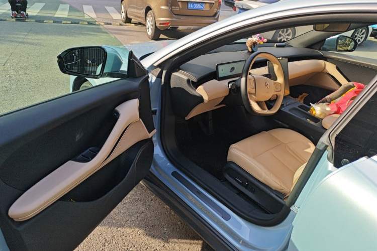 Used Nio ET5 2022 75 kWh Driver Seat