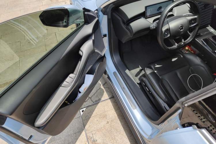 Used Nio ET5 2022 75 kWh Driver Seat
