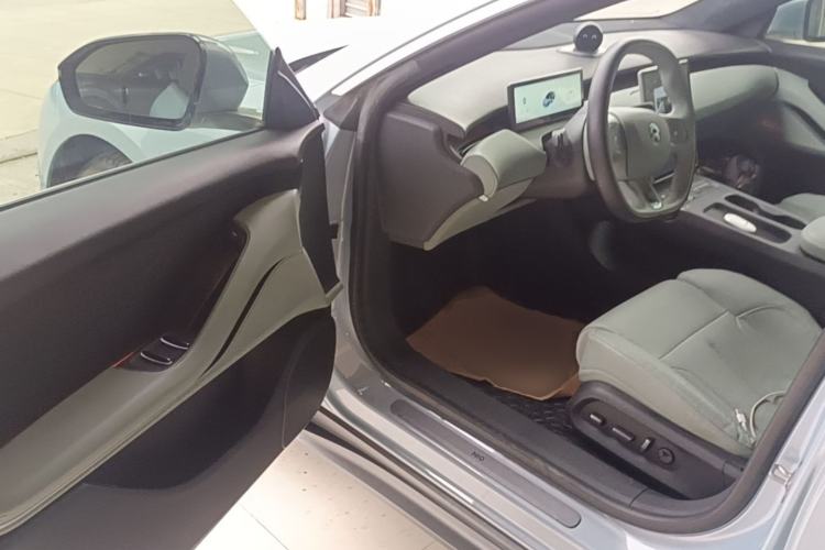Used Nio ET5 2022 75 kWh Driver Seat