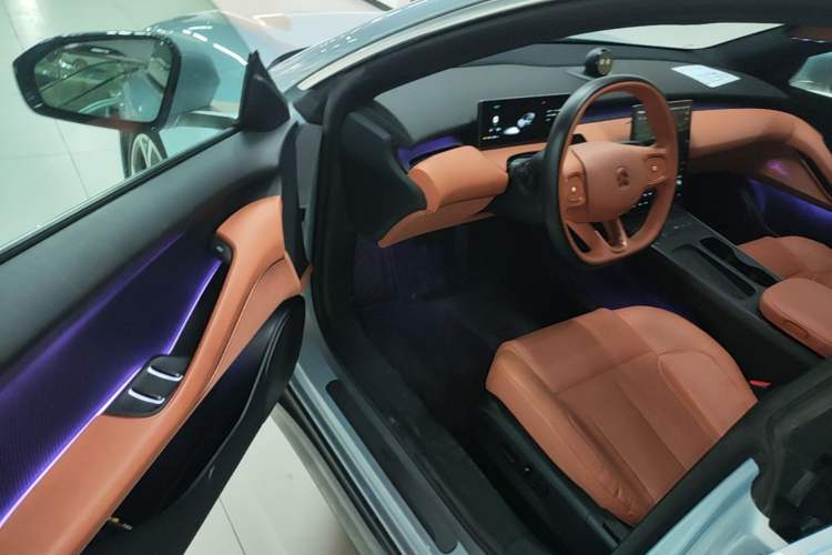 Used Nio ET5 2022 75 kWh Driver Seat