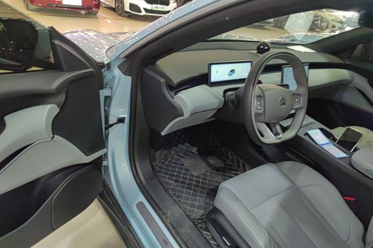 Used Nio ET5 2022 75 kWh Driver Seat