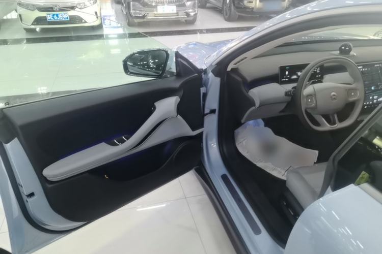 Used Nio ET5 2022 75 kWh Driver Seat