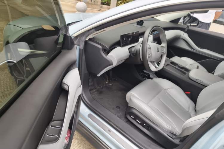 Used Nio ET5 2022 75 kWh Driver Seat