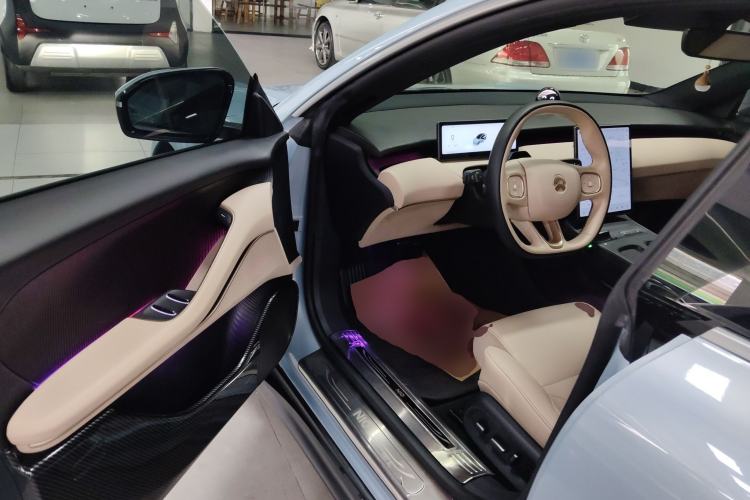 Used Nio ET5 2022 75 kWh Driver Seat