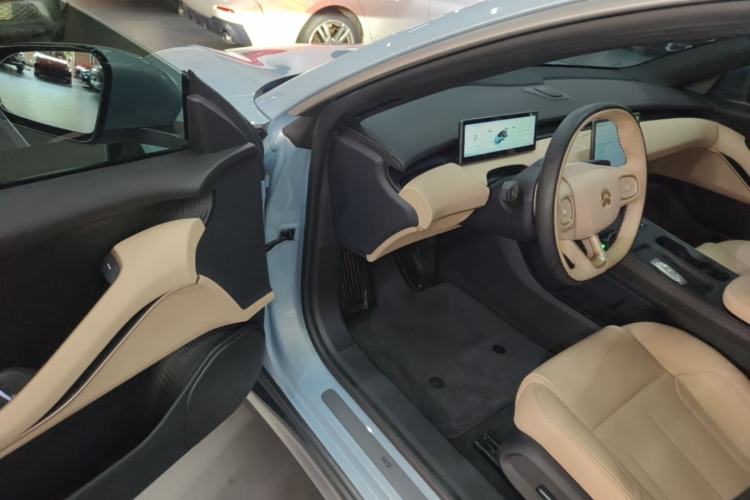 Used Nio ET5 2022 75 kWh Driver Seat