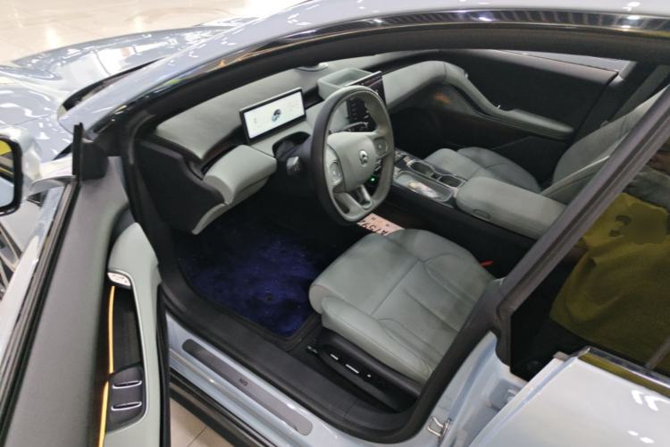 Used Nio ET5 2022 75 kWh Driver Seat