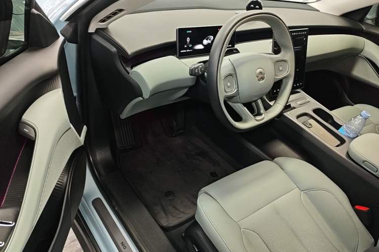 Used Nio ET5 2022 75 kWh Driver Seat