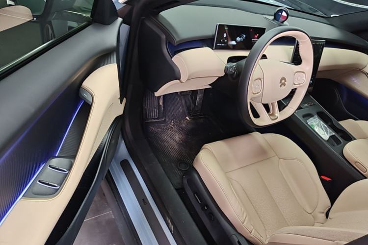 Used Nio ET5 2022 75 kWh Driver Seat