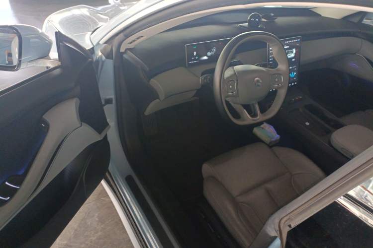 Used Nio ET5 2022 75 kWh Driver Seat