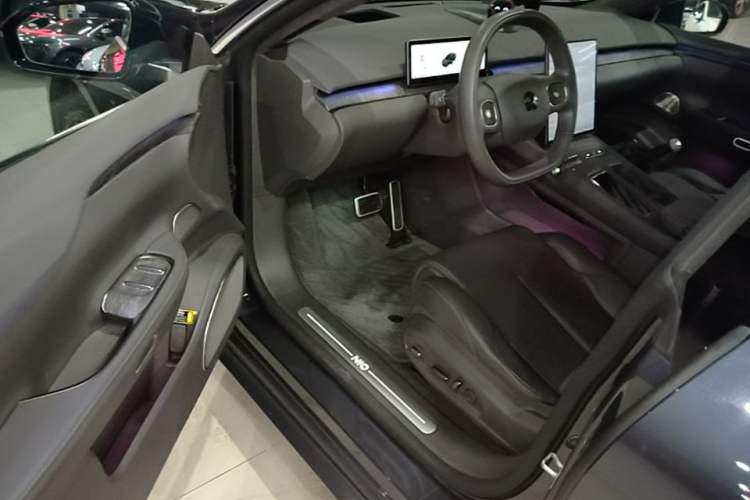 Used Nio ET5 2022 75 kWh Driver Seat