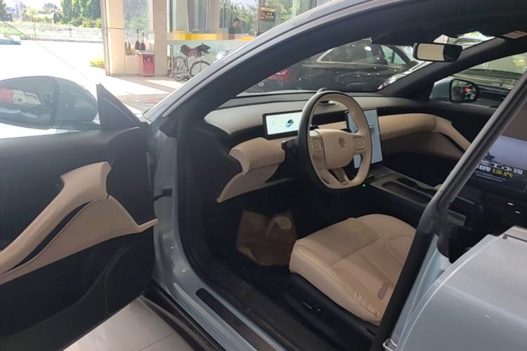 Used Nio ET5 2022 75 kWh Driver Seat