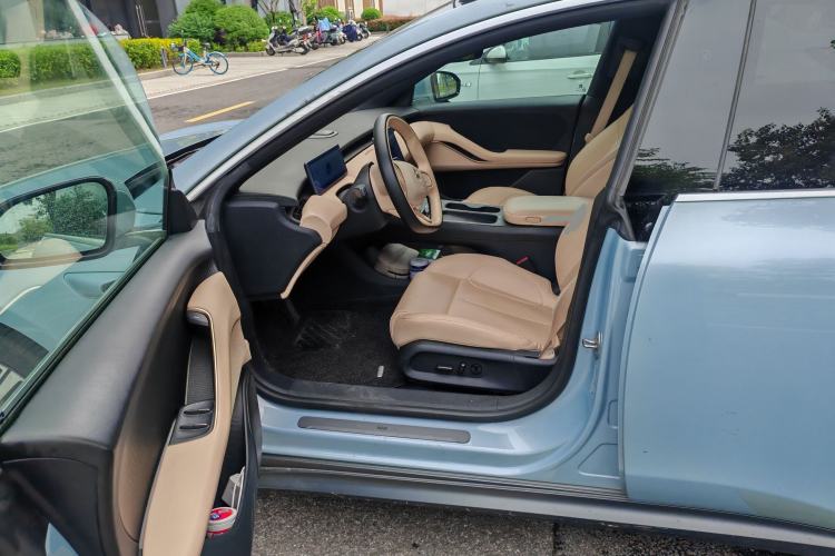 Used Nio ET5 2022 75 kWh Driver Seat