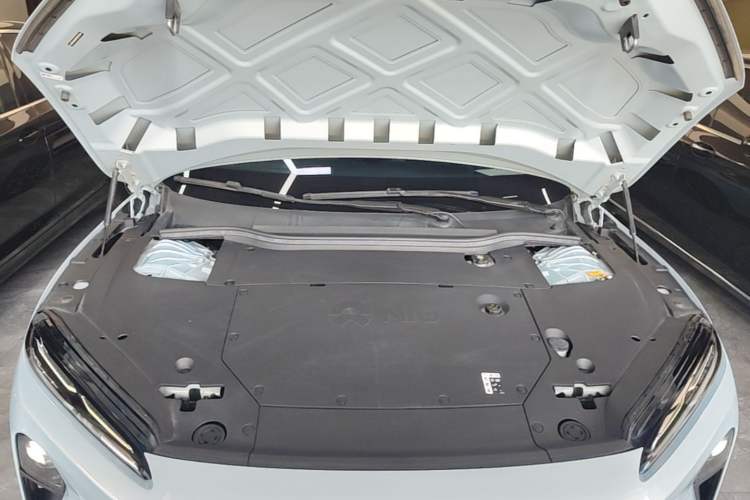 Used Nio ET5 2022 75 kWh Engine Bay