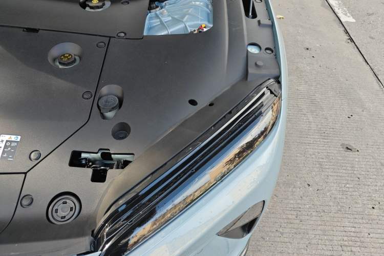Used Nio ET5 2022 75 kWh Engine Bay Left