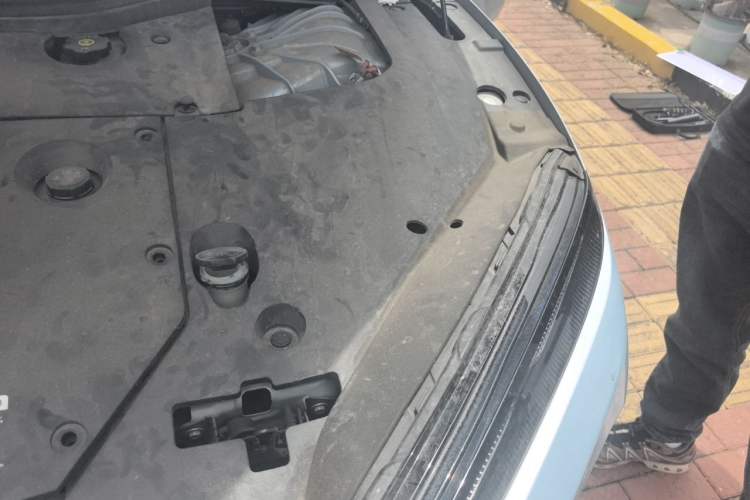 Used Nio ET5 2022 75 kWh Engine Bay Left