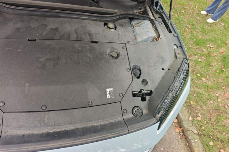 Used Nio ET5 2022 75 kWh Engine Bay Left