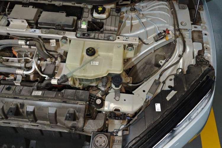 Used Nio ET5 2022 75 kWh Engine Bay Left