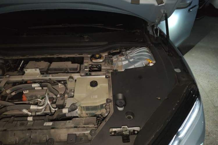 Used Nio ET5 2022 75 kWh Engine Bay Left