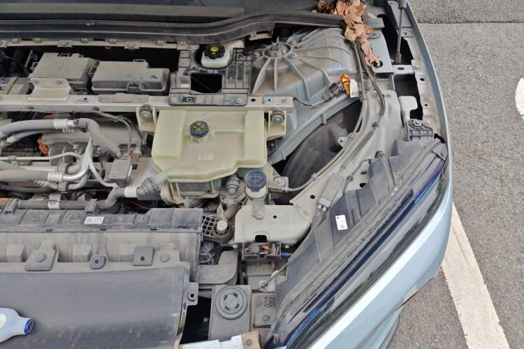 Used Nio ET5 2022 75 kWh Engine Bay Left