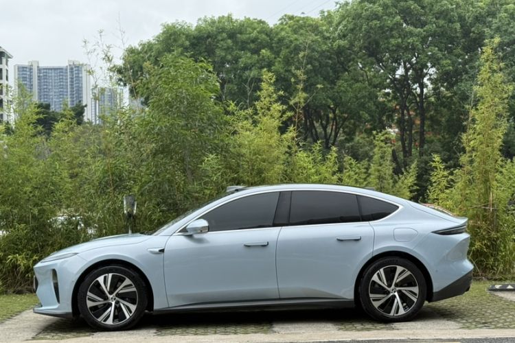 Used Nio ET5 2022 75 kWh Exterior 10