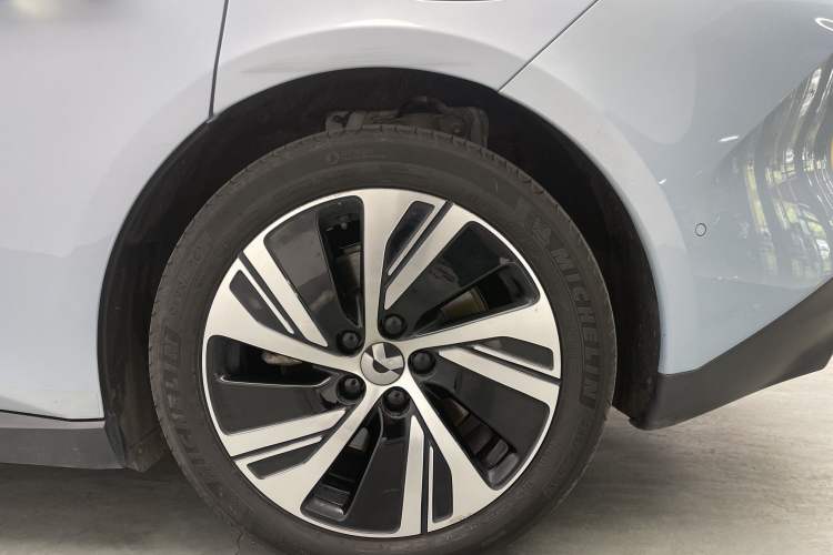 Used Nio ET5 2022 75 kWh Exterior 11