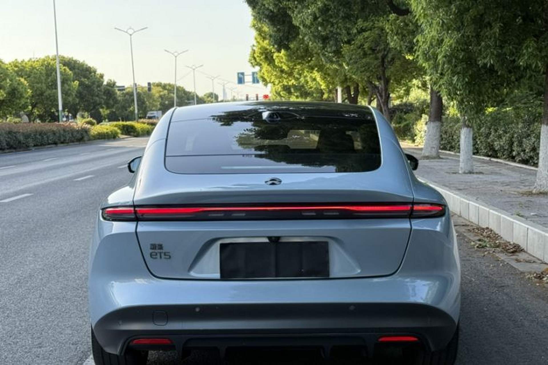 Used Nio ET5 2022 75 kWh Exterior 2
