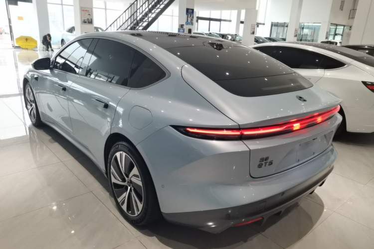 Used Nio ET5 2022 75 kWh Exterior 2
