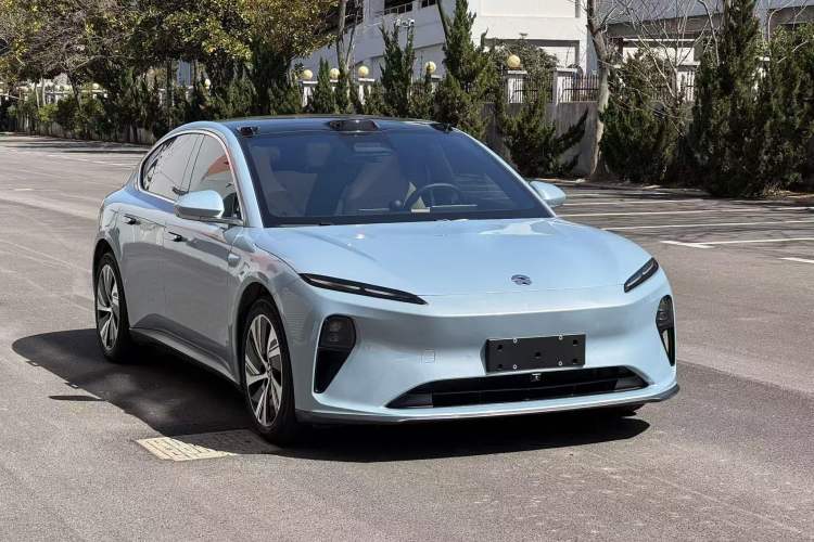 Used Nio ET5 2022 75 kWh Exterior 2
