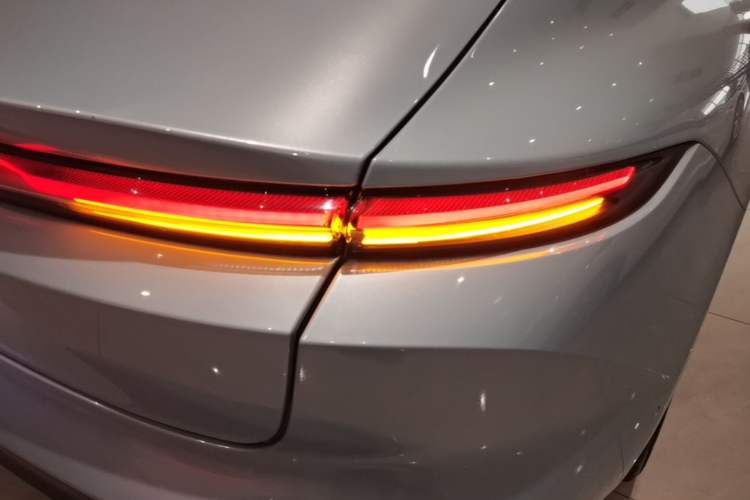 Used Nio ET5 2022 75 kWh Exterior 3