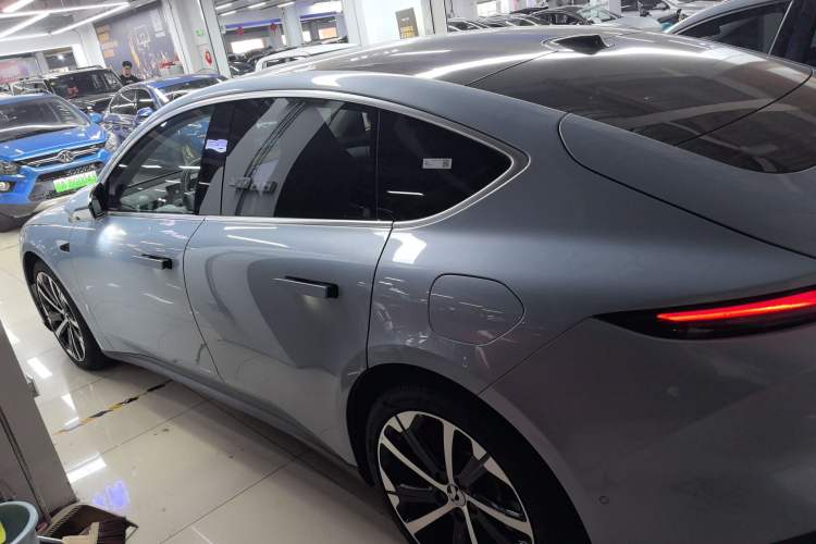 Used Nio ET5 2022 75 kWh Exterior 4