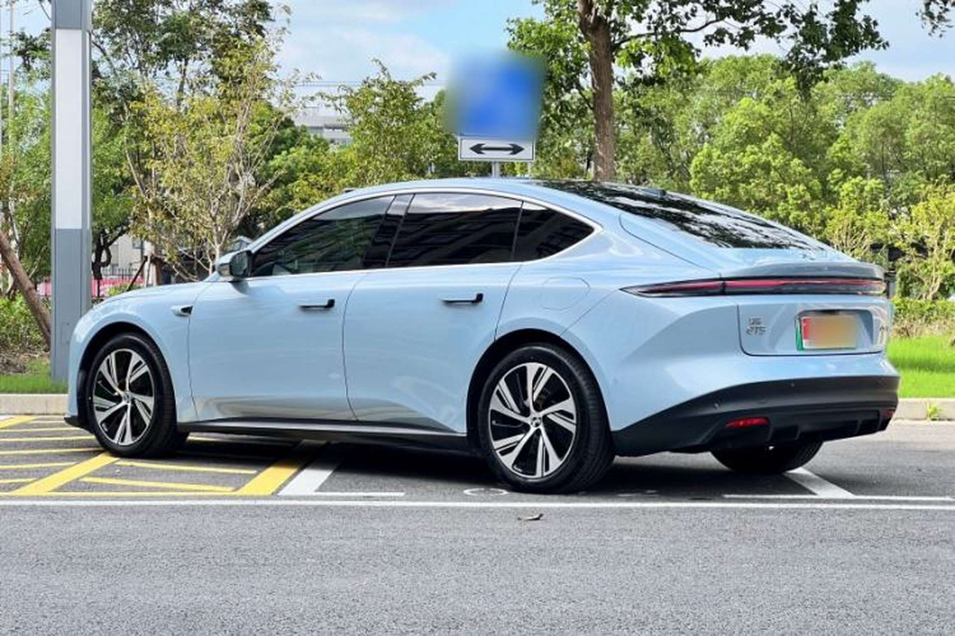 Used Nio ET5 2022 75 kWh Exterior 4
